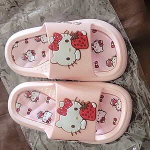 Hello kitty sz 9 1/2 - 10 1/2 New in package